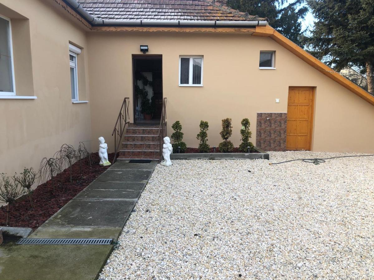 Toerpi Apartman Halmaj Buitenkant foto