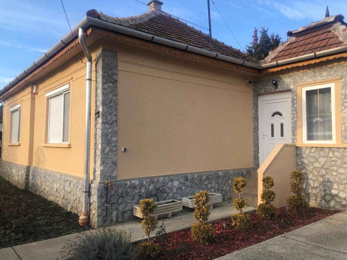 Toerpi Apartman Halmaj Buitenkant foto